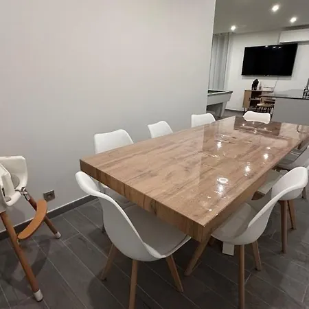 Villa Maison Fair-play 10 Pers, Jardin, Parking, Billard