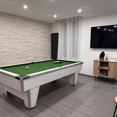 Maison Fair-play 10 Pers, Jardin, Parking, Billard Villa