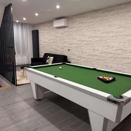 Villa Maison Fair-play 10 Pers, Jardin, Parking, Billard